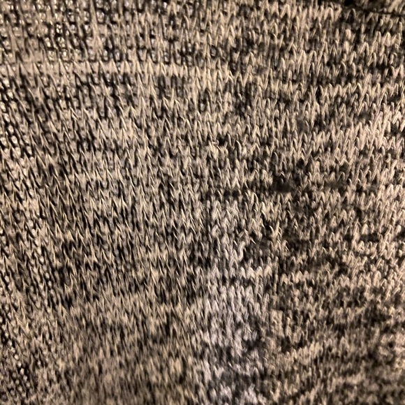 Tufts Bella Maternity Shirt - Picture 3 of 4